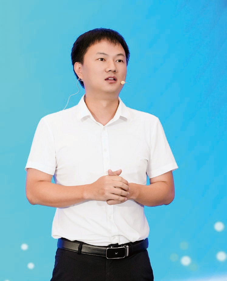 完美世界电竞官网-讲述 | 点燃村超的人：一场球赛带火一座城，5亿流量背后的男人